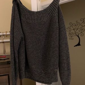 woman’s Large off the shoulders sweetheart